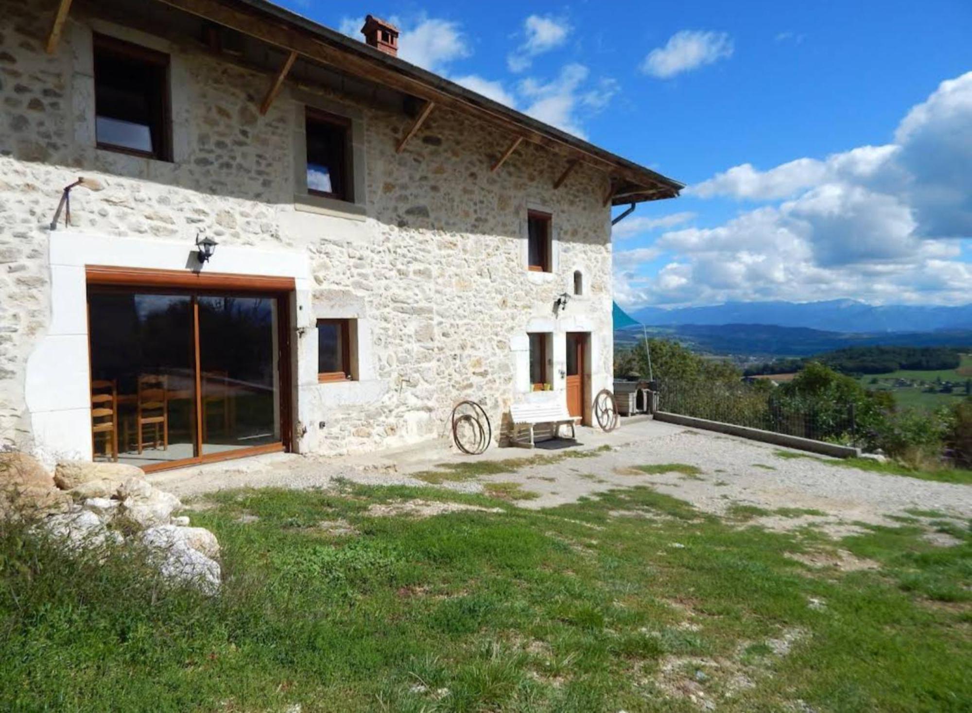 Les Bellevues Hotel Moye Bagian luar foto