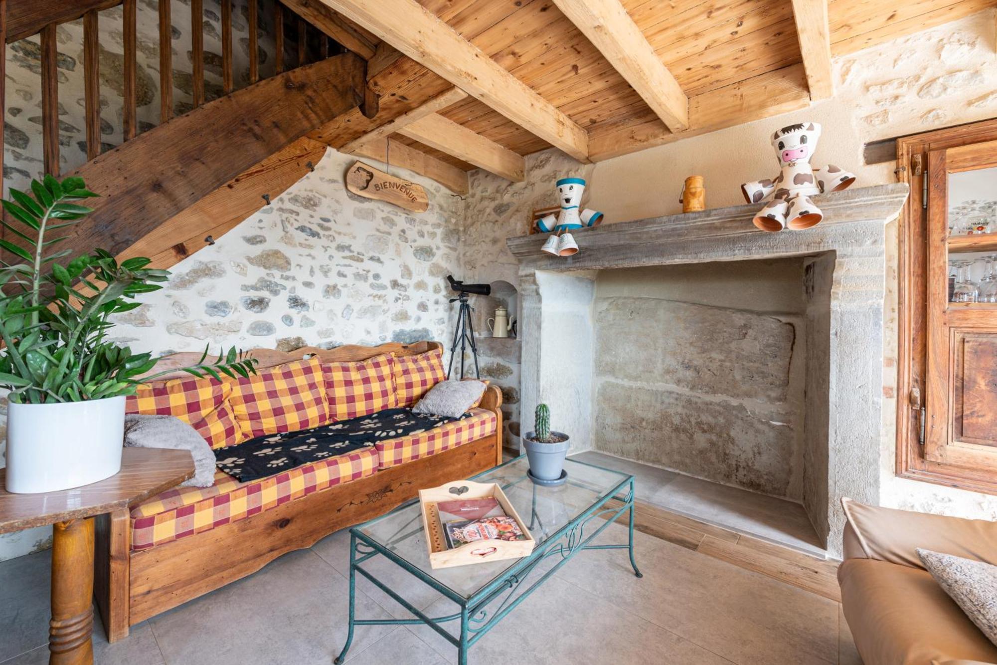 Les Bellevues Hotel Moye Bagian luar foto