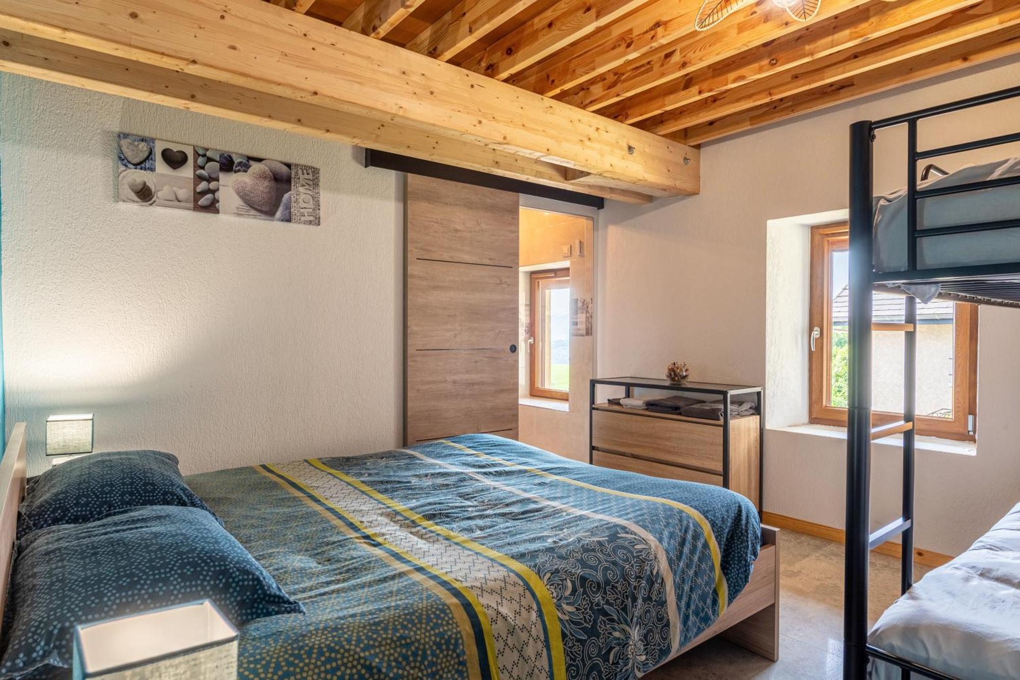 Les Bellevues Hotel Moye Bagian luar foto