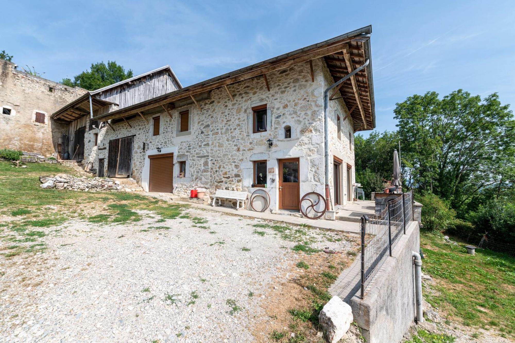 Les Bellevues Hotel Moye Bagian luar foto
